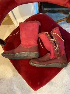 Born Women's Red Suede Lace-Up Winter Boots